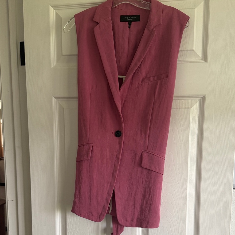 Rose  Women's Sleeveless Blazer  Rose & shorts blazer sz 4 shorts sz2.